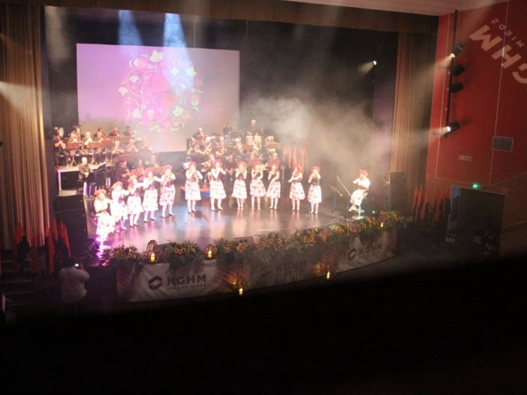Dużo folkloru w Miejskim Ośrodku Kultury w Głogowie. To hutnicze Cuda-Wianki