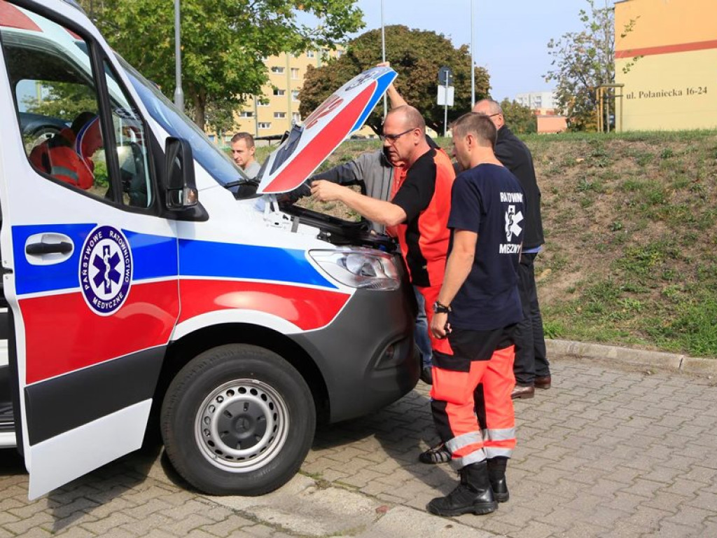 Nowa karetka już w Głogowie! Piękny mercedes trafił do naszych ratowników