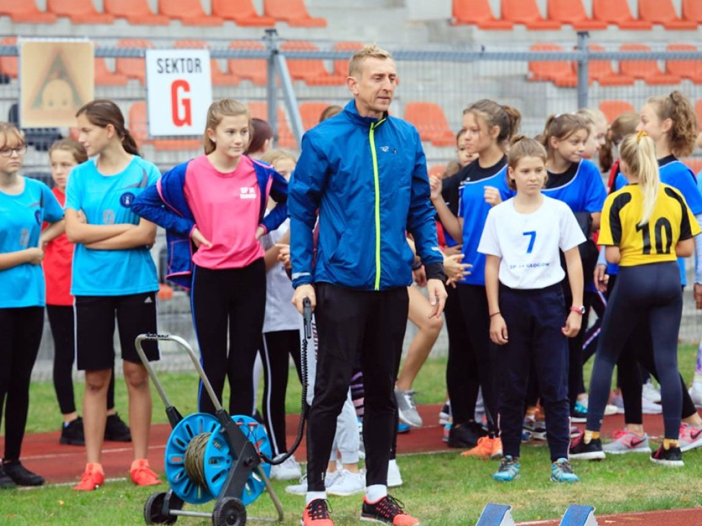 Lekkoatletyczne zawody w strugach deszczu. Ale frekwencja wzorowa!