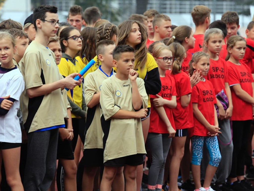 Lekkoatletyczne zawody w strugach deszczu. Ale frekwencja wzorowa!