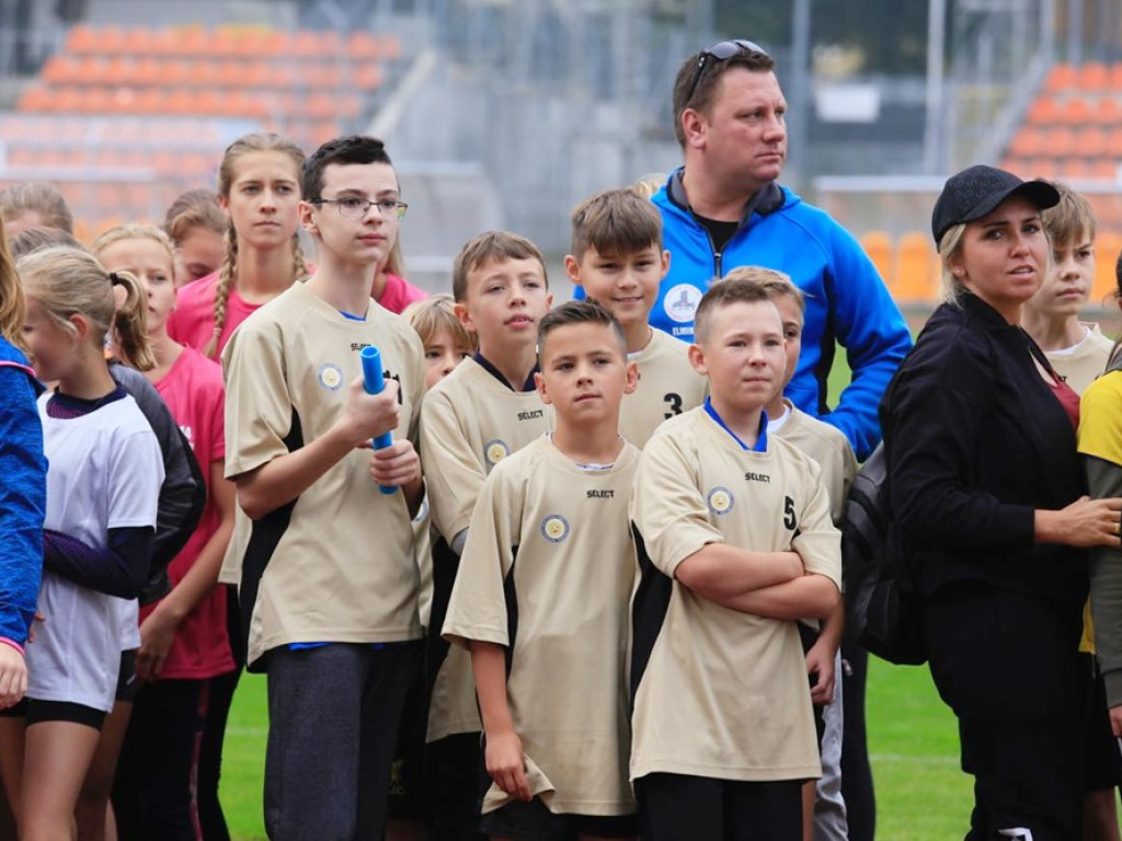 Lekkoatletyczne zawody w strugach deszczu. Ale frekwencja wzorowa!