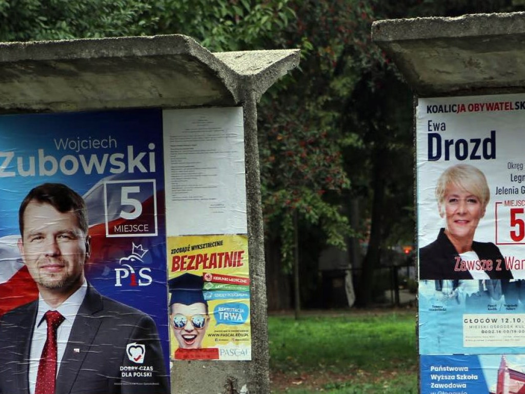 Kandydaci jak malowani. Kto uśmiecha się do nas z wyborczych banerów?