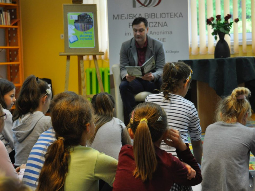 Głośne czytanie. Dzieci poznały historię wojny w przystępny sposób