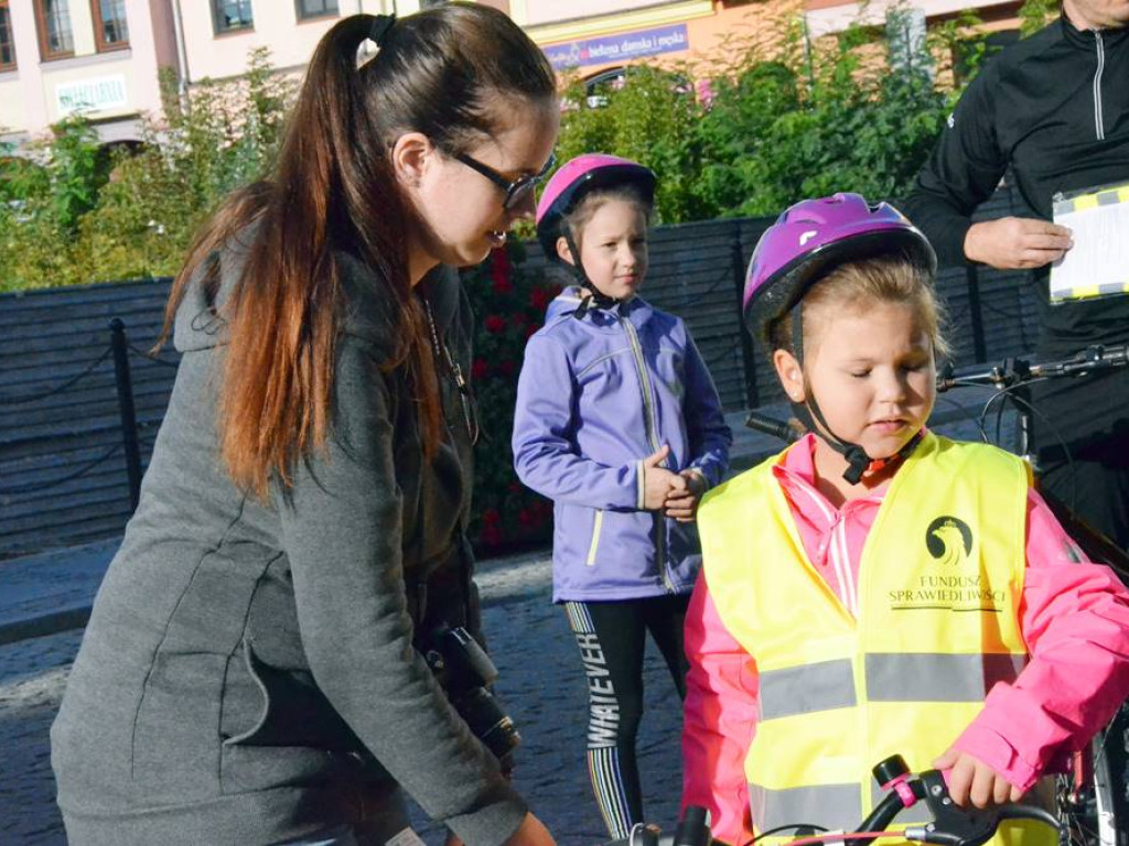 Około 200 uczestników szkolnego rajdu z Głogowa do Kulowa