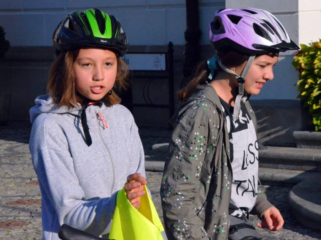Około 200 uczestników szkolnego rajdu z Głogowa do Kulowa