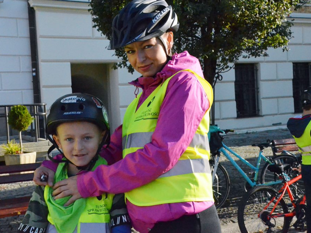 Około 200 uczestników szkolnego rajdu z Głogowa do Kulowa