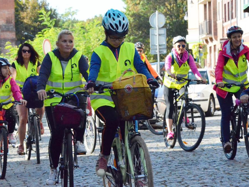 Około 200 uczestników szkolnego rajdu z Głogowa do Kulowa