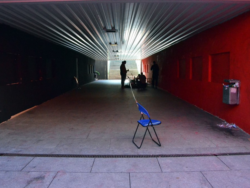 Powstaje graffiti w przejściu podziemnym na alei Wolności. Głogów dniem i nocą