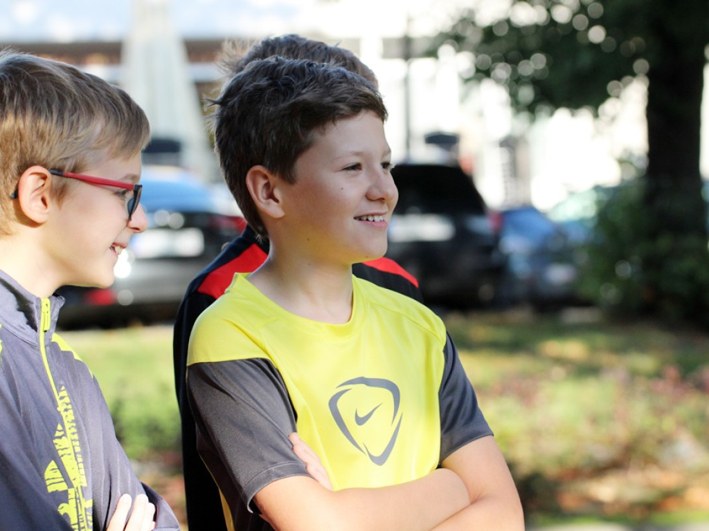 Drugie urodziny Parkrunu Głogów! W parku nad strumykiem pobiegły całe rodziny