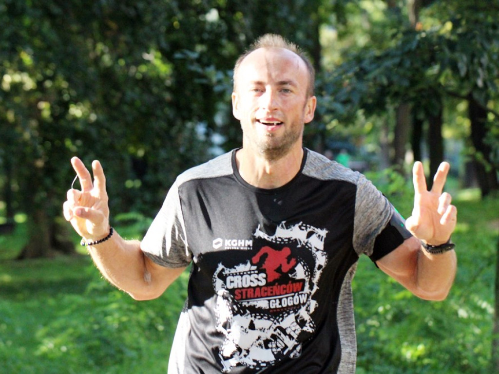 Drugie urodziny Parkrunu Głogów! W parku nad strumykiem pobiegły całe rodziny