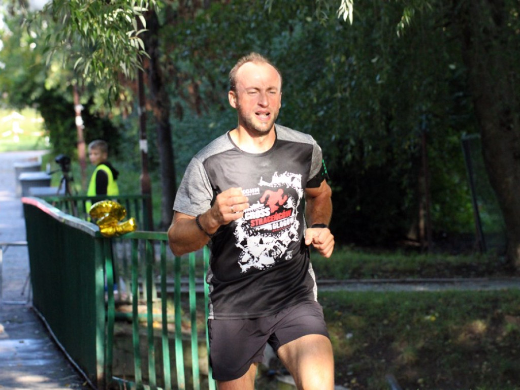 Drugie urodziny Parkrunu Głogów! W parku nad strumykiem pobiegły całe rodziny