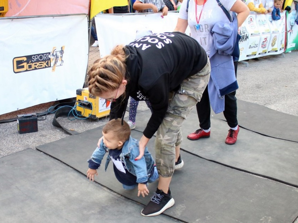 Biegli po miód w Przemkowie. Na starcie setki uczestników