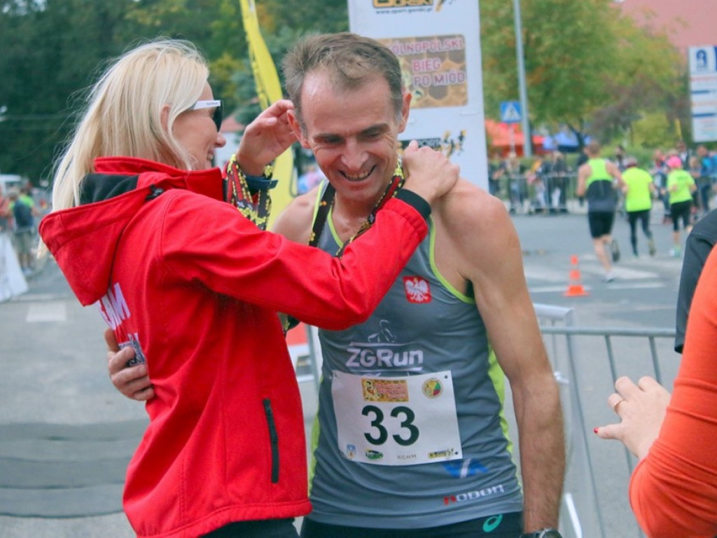 Biegli po miód w Przemkowie. Na starcie setki uczestników