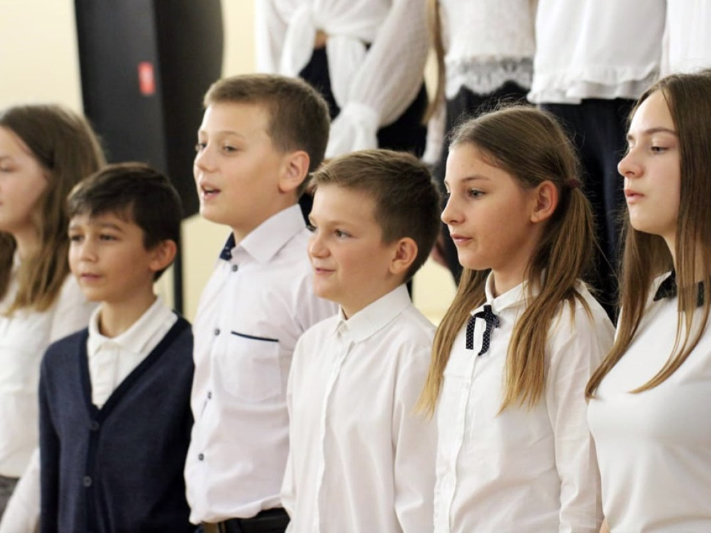 Koncert uczniów i nauczycieli w szkole muzycznej z okazji Międzynarodowego Dnia Muzyki