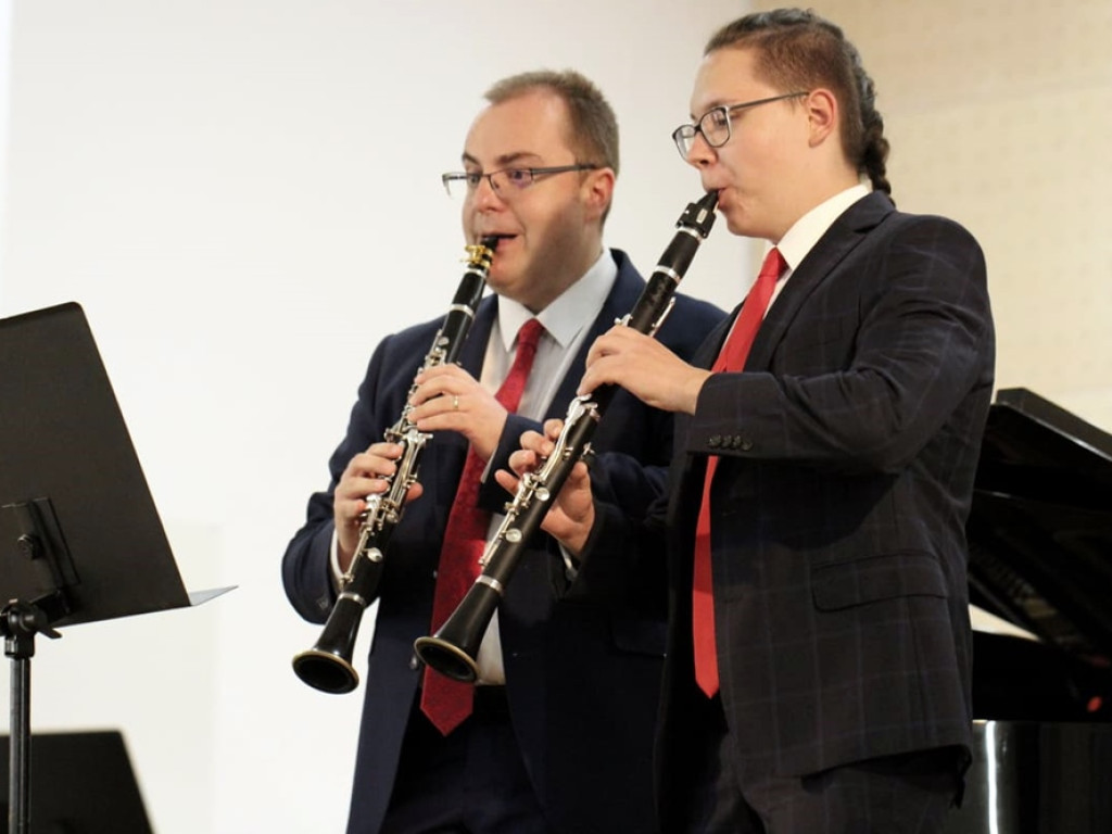 Koncert uczniów i nauczycieli w szkole muzycznej z okazji Międzynarodowego Dnia Muzyki