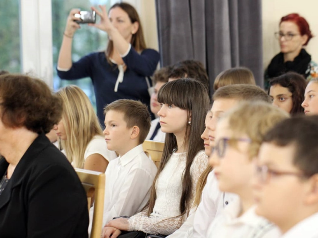 Koncert uczniów i nauczycieli w szkole muzycznej z okazji Międzynarodowego Dnia Muzyki