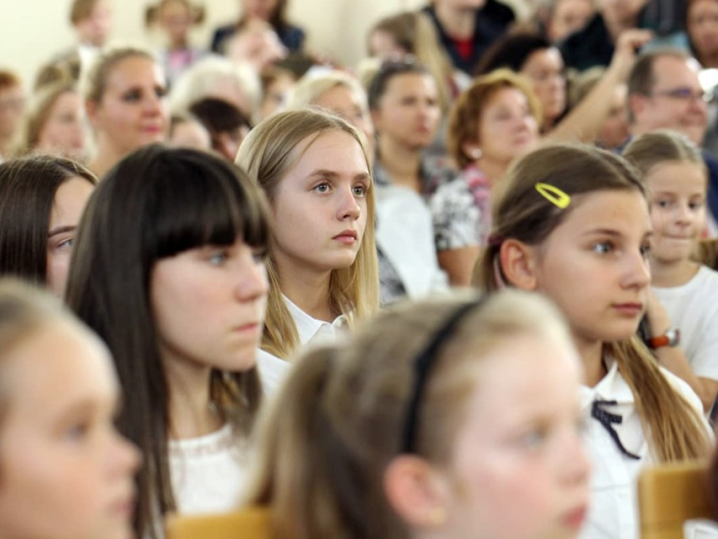 Koncert uczniów i nauczycieli w szkole muzycznej z okazji Międzynarodowego Dnia Muzyki