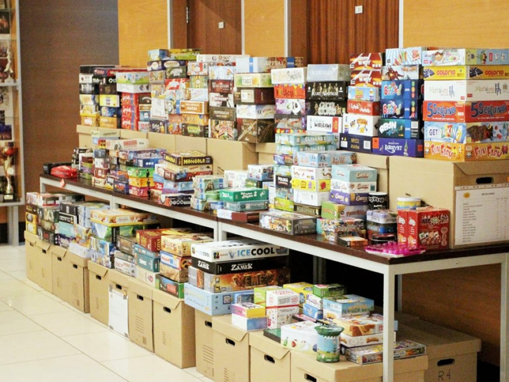 Można pograć w gry planszowe i miło spędzić czas