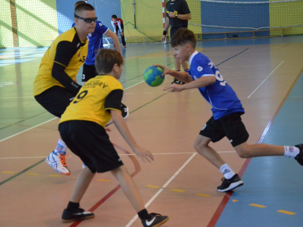 Młodzicy Chrobrego na parkiecie. Był to bratobójczy pojedynek