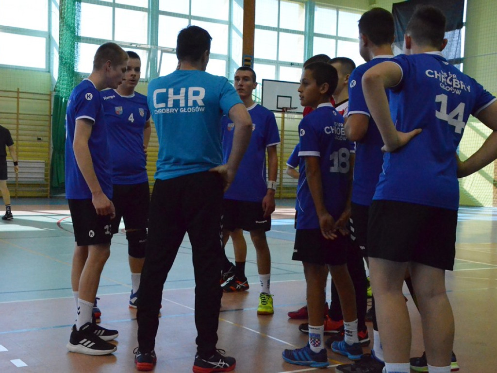 Młodzicy Chrobrego na parkiecie. Był to bratobójczy pojedynek