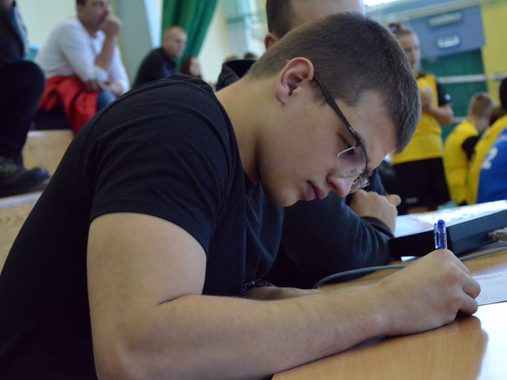 Młodzicy Chrobrego na parkiecie. Był to bratobójczy pojedynek