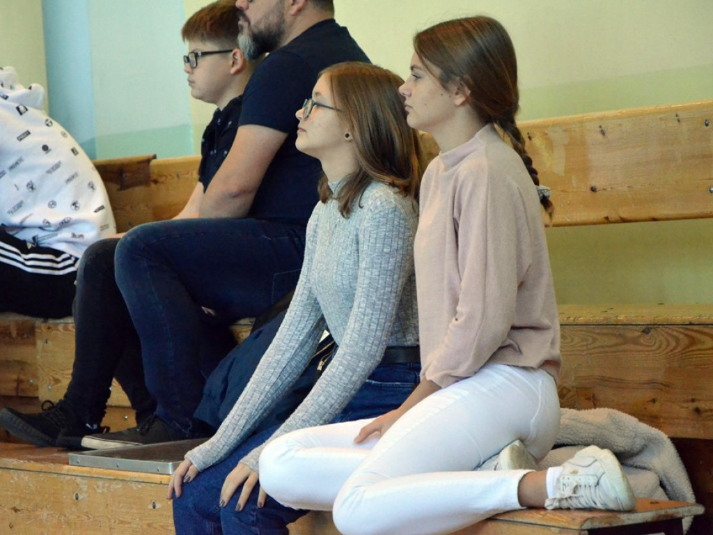 Młodzicy Chrobrego na parkiecie. Był to bratobójczy pojedynek