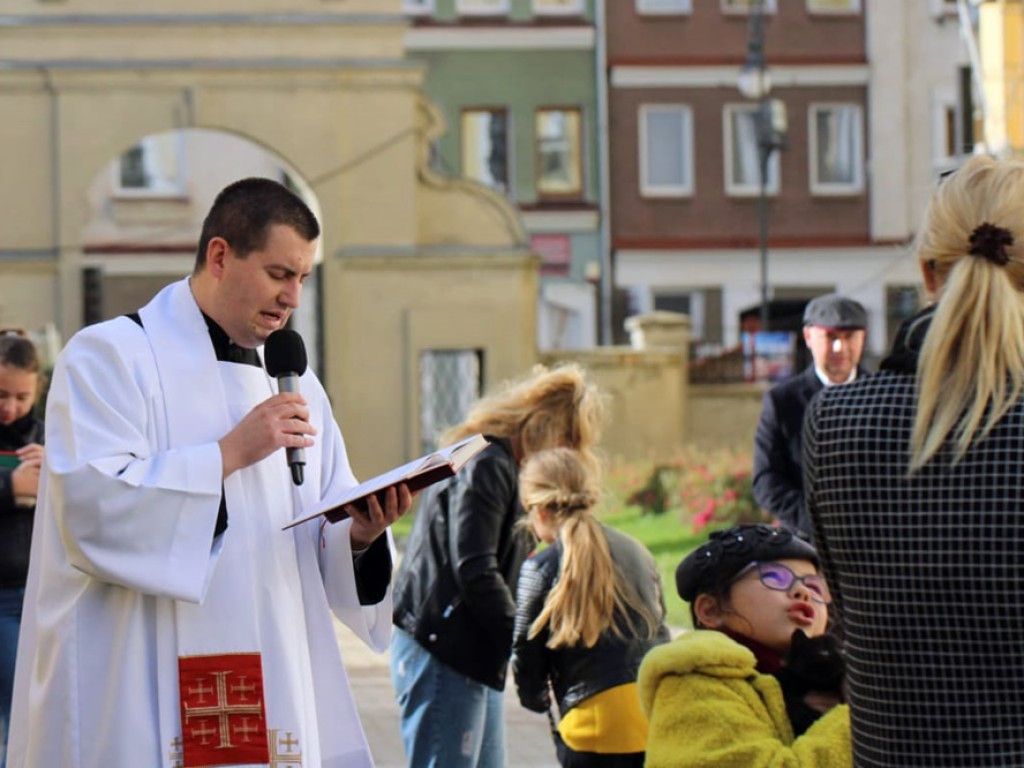 Psy, koty, chomiki, świnki morskie i inne na błogosławieństwie
