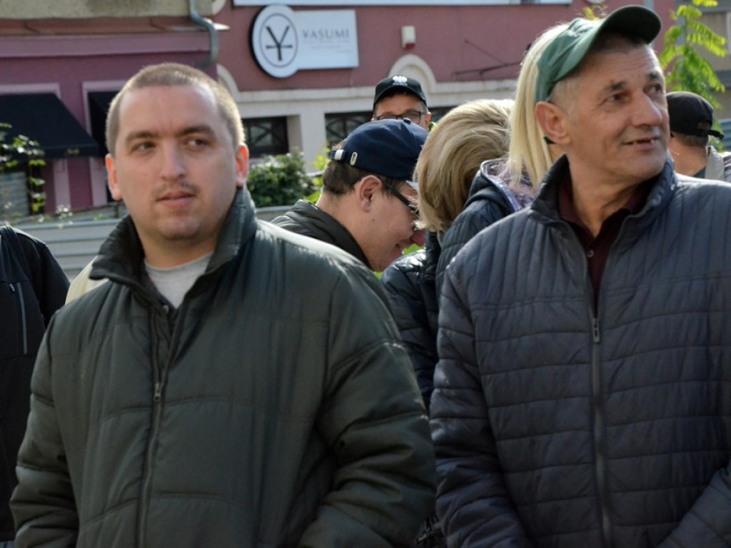 Dziesięć postulatów niepełnosprawnych i starszych. Manifestowali przed ratuszem