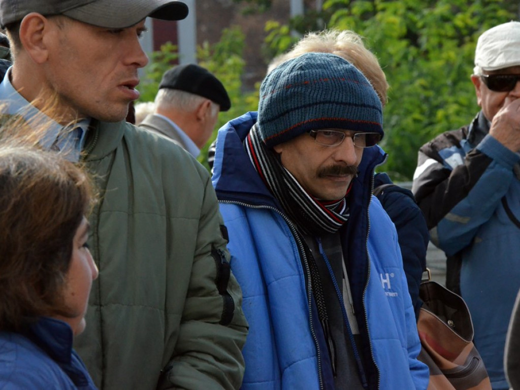 Dziesięć postulatów niepełnosprawnych i starszych. Manifestowali przed ratuszem