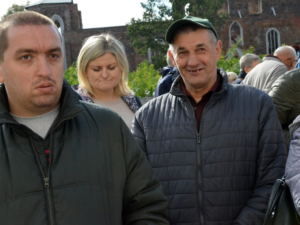 Dziesięć postulatów niepełnosprawnych i starszych. Manifestowali przed ratuszem