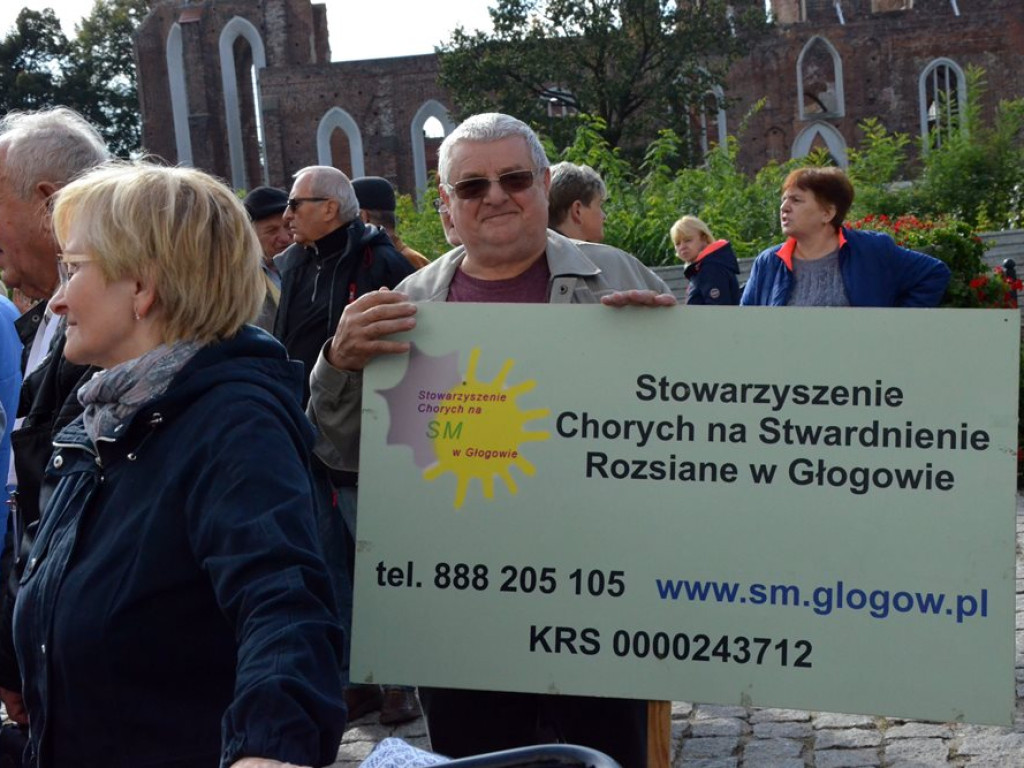 Dziesięć postulatów niepełnosprawnych i starszych. Manifestowali przed ratuszem