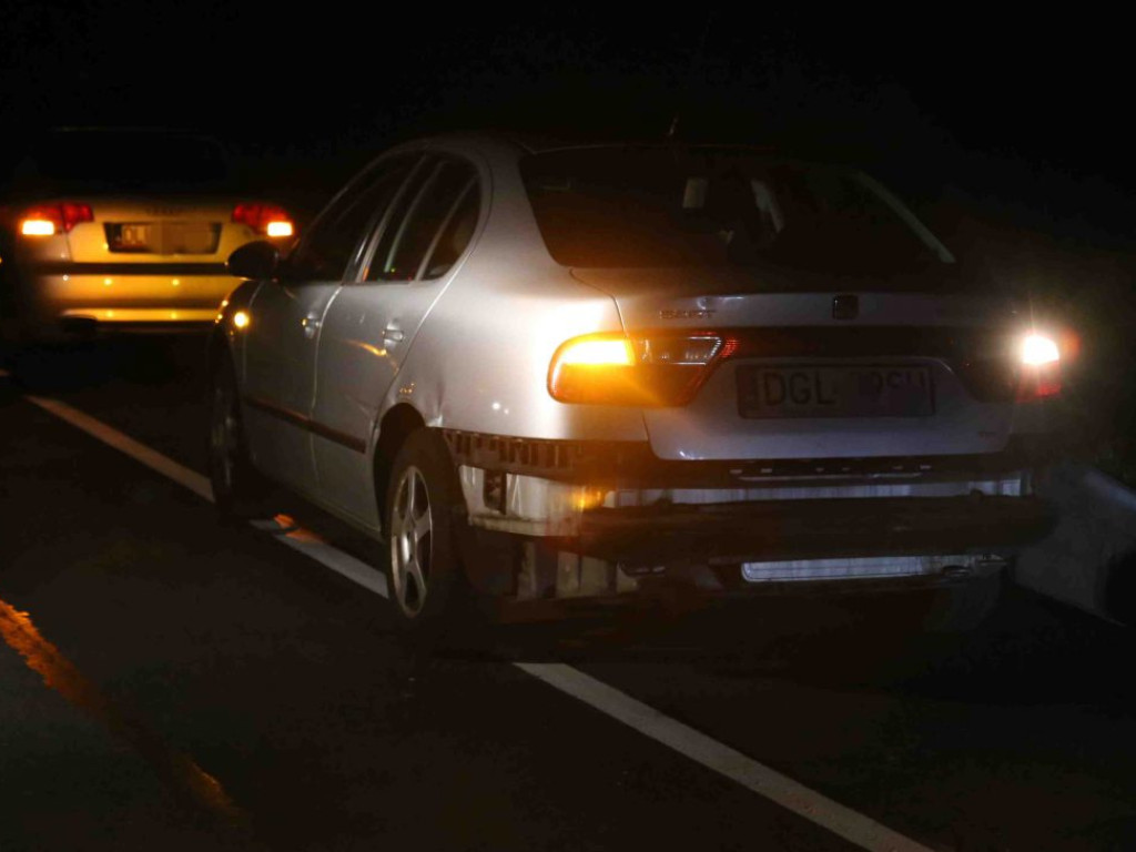 Dwie osoby zabrane do szpitala. To cud, że przeżyły, bo z BMW nic nie zostało