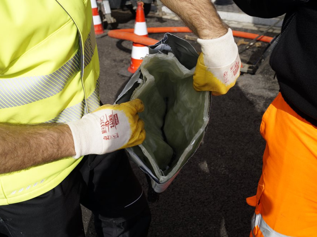 Kosmici na głogowskich ulicach? Nie, to nowoczesna renowacja kanalizacji miejskiej