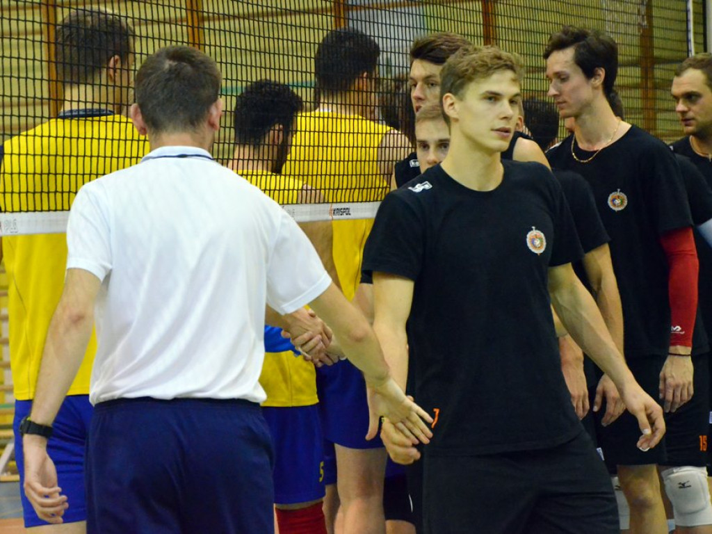 Przetarcie przed ligą. Siatkarze pokonują w sparingu Olimpię Sulęcin