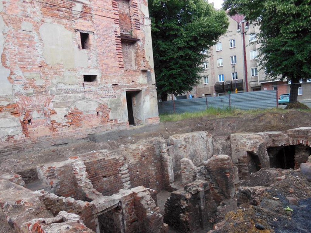 Dwa lata temu były tam ruiny. Dziś miejski teatr wygląda zupełnie inaczej