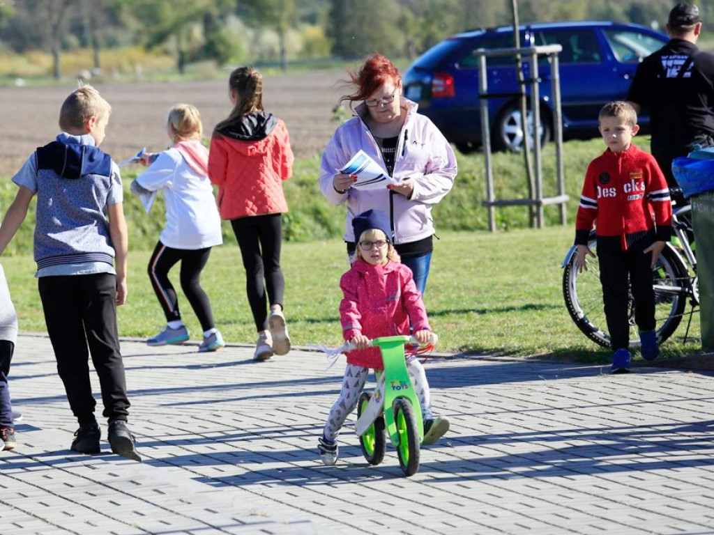Biegną dla 7-letnie Weroniki, aby pomóc. Sportowa rywalizacja schodzi na dalszy plan