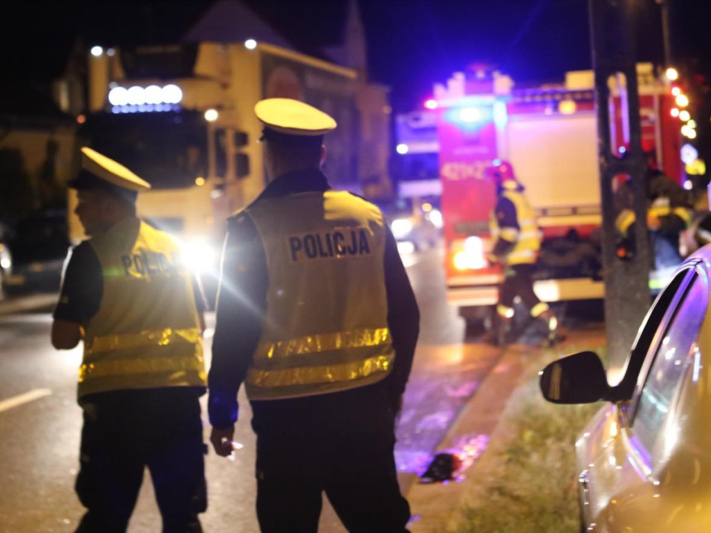 Kolizja samochodu z motocyklem w Serbach. Chciała wyjechać z posesji i zahaczyła motocyklistę