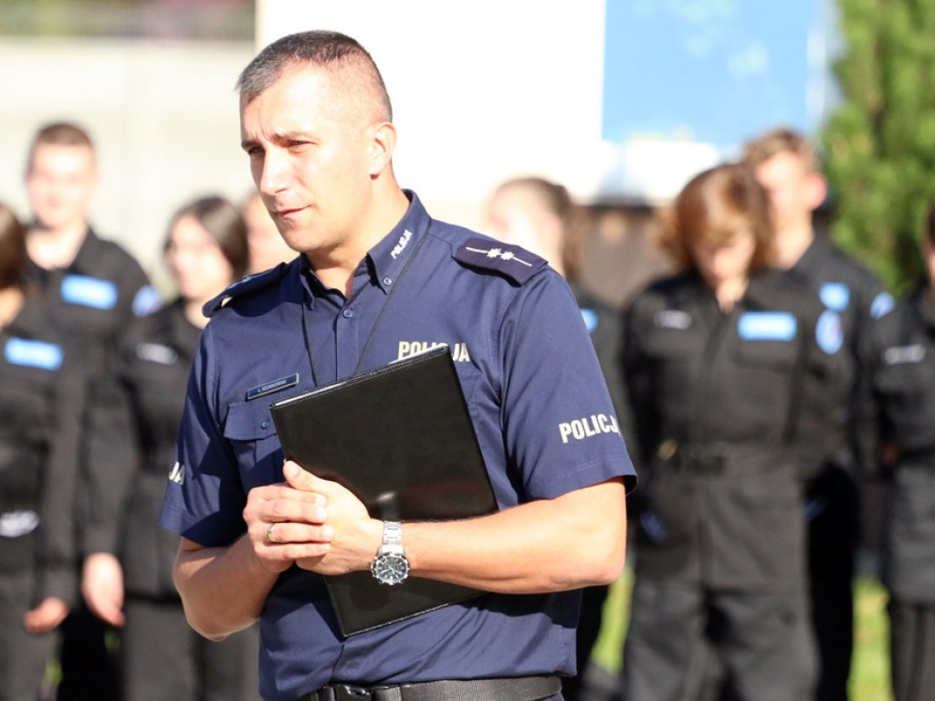 Uczniowie klas mundurowych odebrali awanse na wyższe stopnie