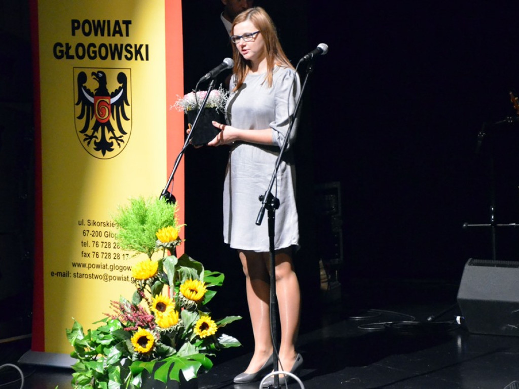 Nauczyciele świętowali Dzień Edukacji Narodowej. Były nagrody, życzenia i kwiaty