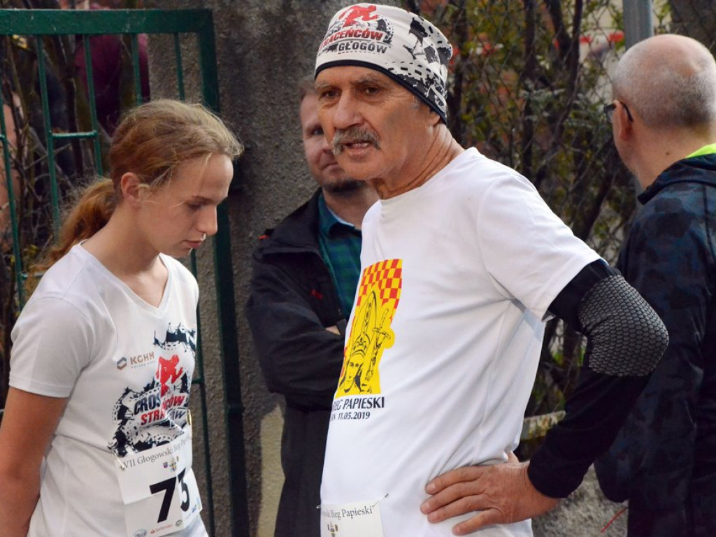 Ponad sto osób na starcie Biegu Papieskiego. Udział w nim wzięły całe rodziny