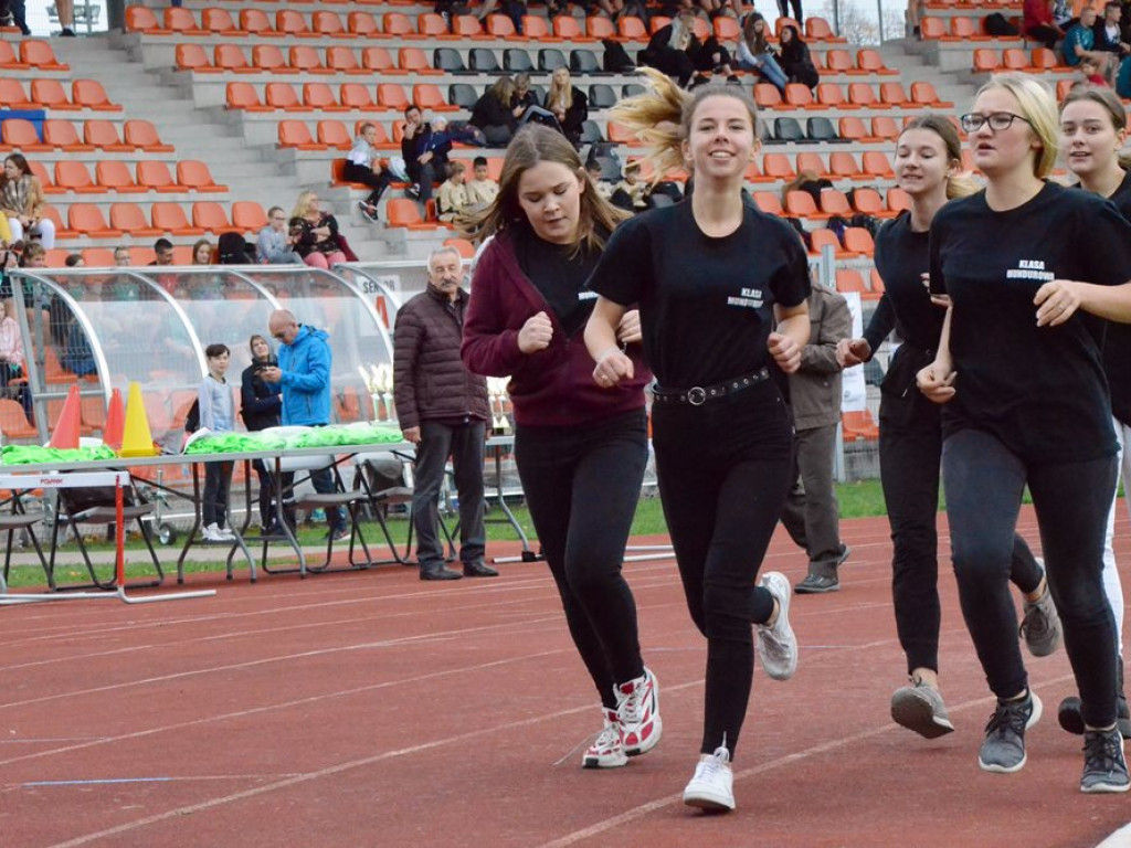 Setki uczniów na starcie. Sportowa rywalizacja ku pamięci Orląt Lwowskich