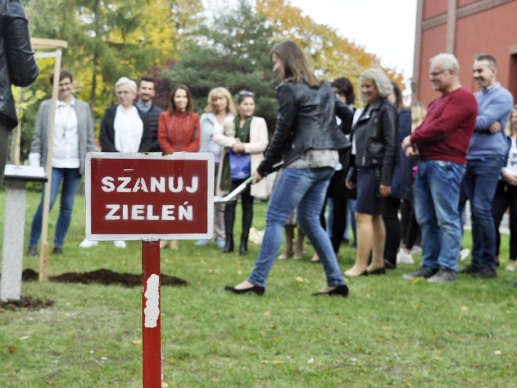 To już 15 lat uczelni! Dziś posadzili drzewko, jutro uroczysta gala
