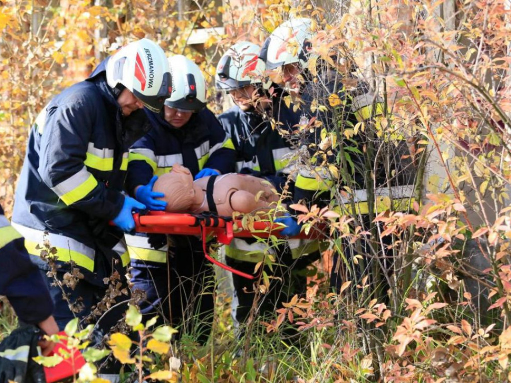 Pożar w dużym zakładzie i wypadek samochodowy! Z tym musieli się podczas ćwiczeń zmierzyć strażacy