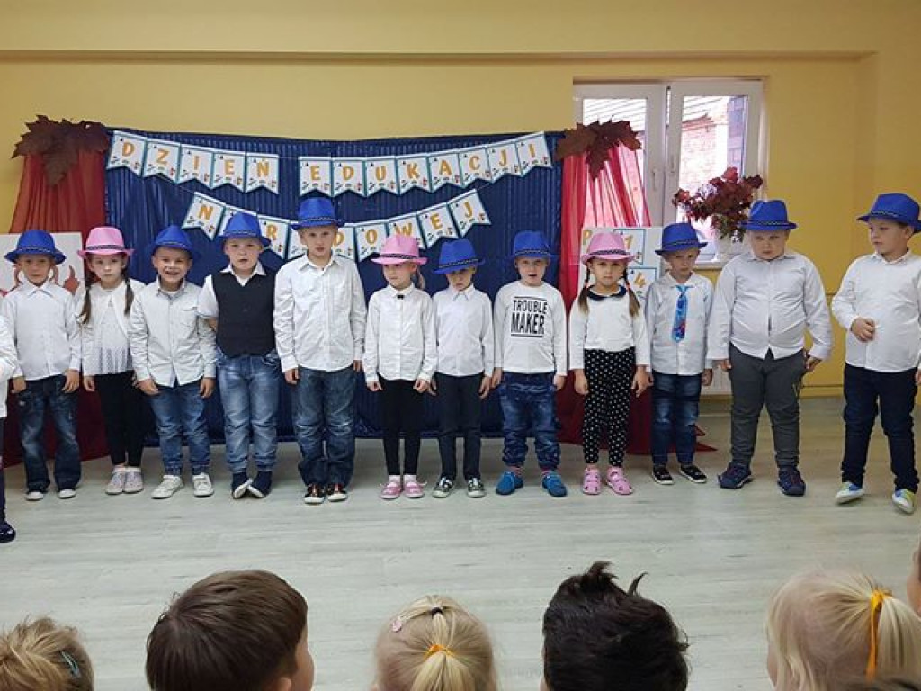 Zwinne Wiewiórki i Mądre Sówki wystąpiły z okazji Dnia Edukacji Narodowej w Chociemyśli