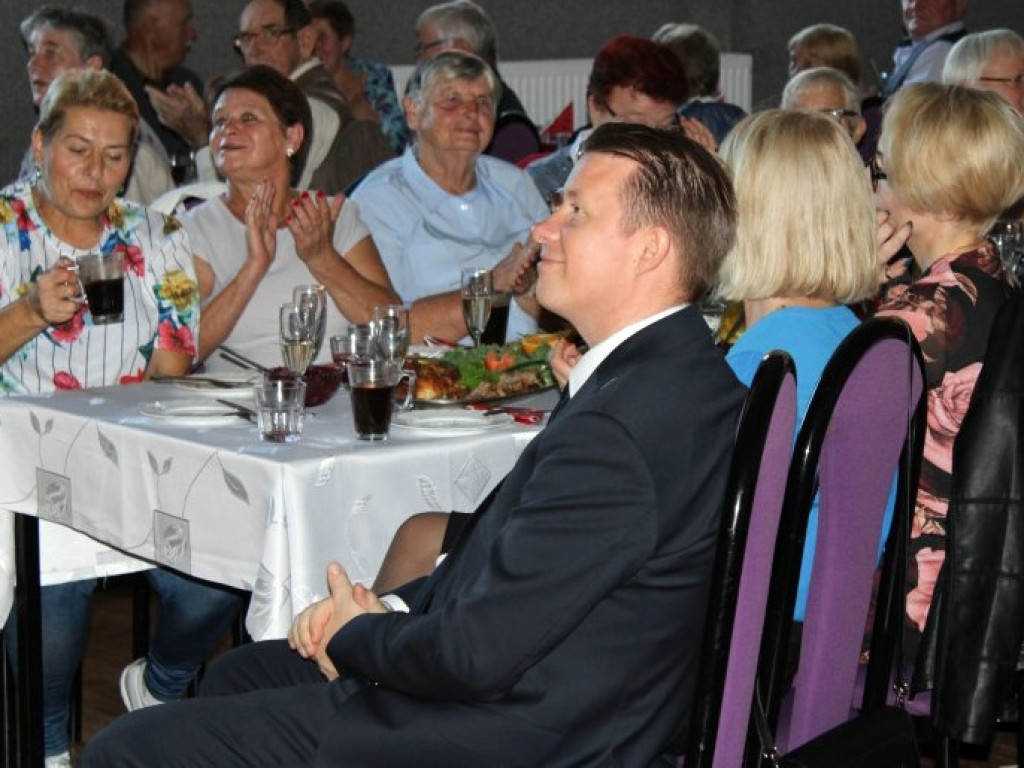 Seniorzy świętowali w Żukowicach. Wyśpiewali przeboje Anny Jantar