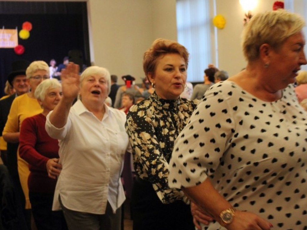 Seniorzy świętowali w Żukowicach. Wyśpiewali przeboje Anny Jantar