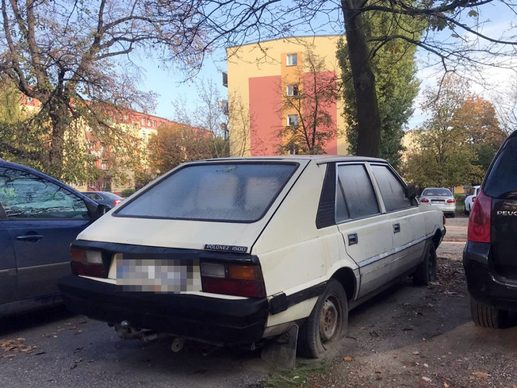 Plaga gratów na ulicach i parkingach w Głogowie. Nie ma na nich mocnych?