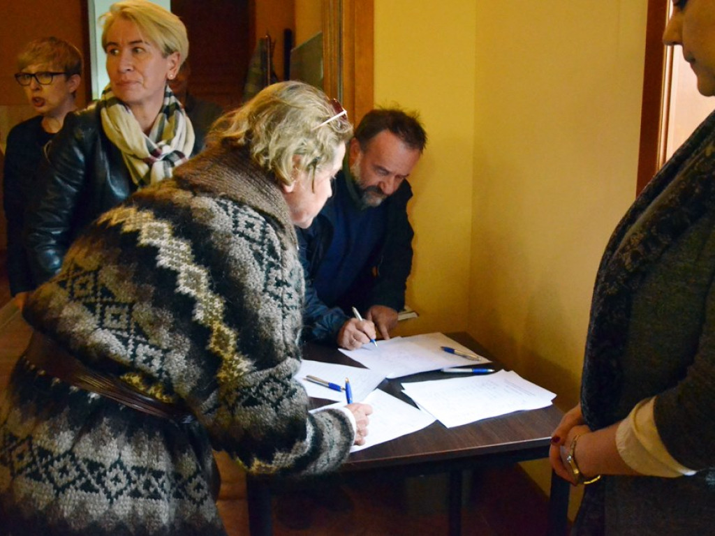 Nie skacz, porozmawiajmy...o samobójstwach na konferencji w liceum