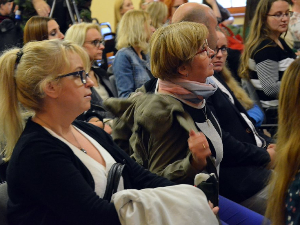 Nie skacz, porozmawiajmy...o samobójstwach na konferencji w liceum