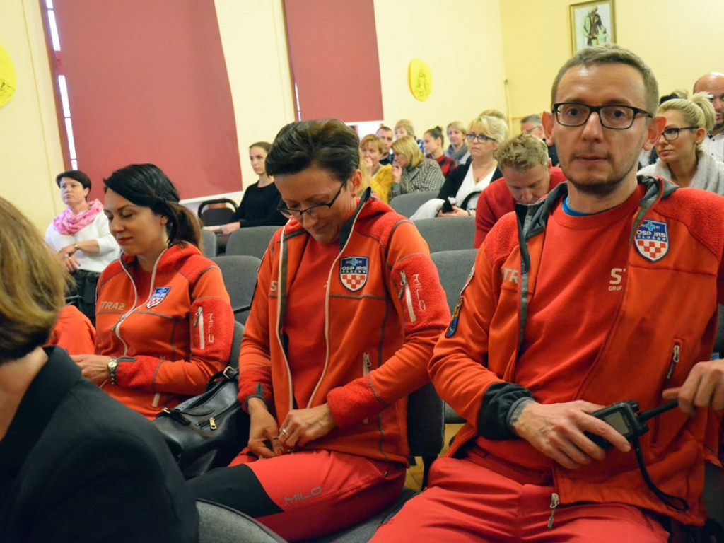 Nie skacz, porozmawiajmy...o samobójstwach na konferencji w liceum